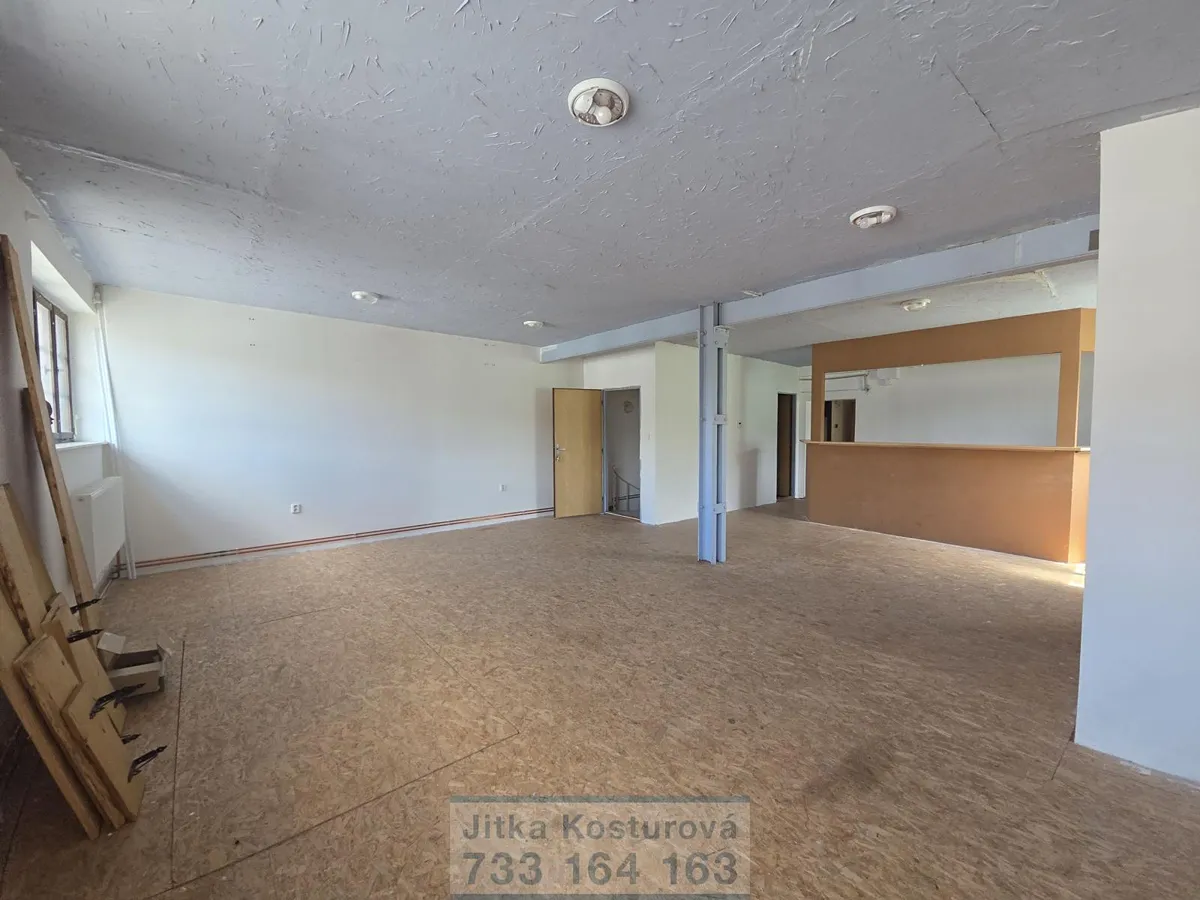 Pronájem kanceláře 100 m²